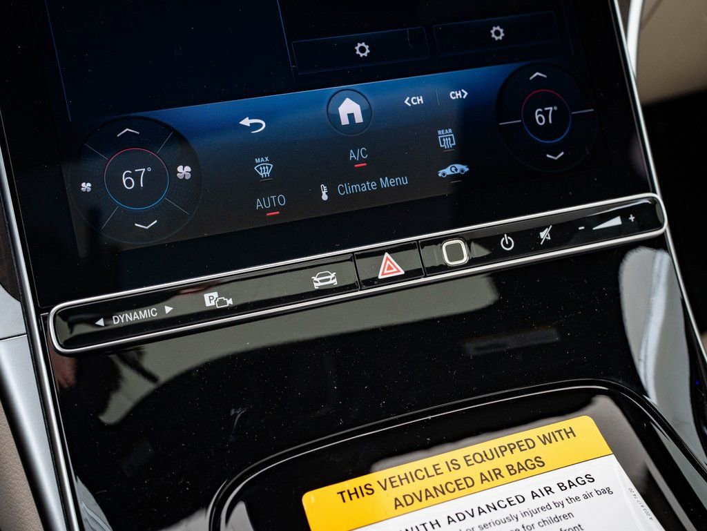 Used 2025 Mercedes-Benz C 300 4MATIC Sedan image 23