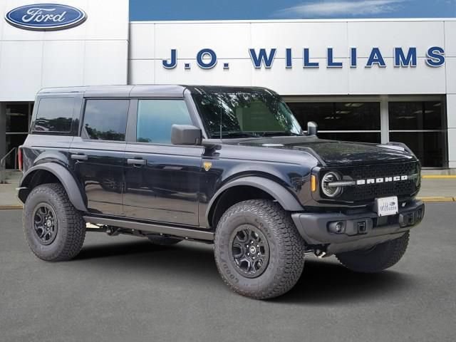 New 2026 Ford Bronco Badlands w/ Sasquatch Package