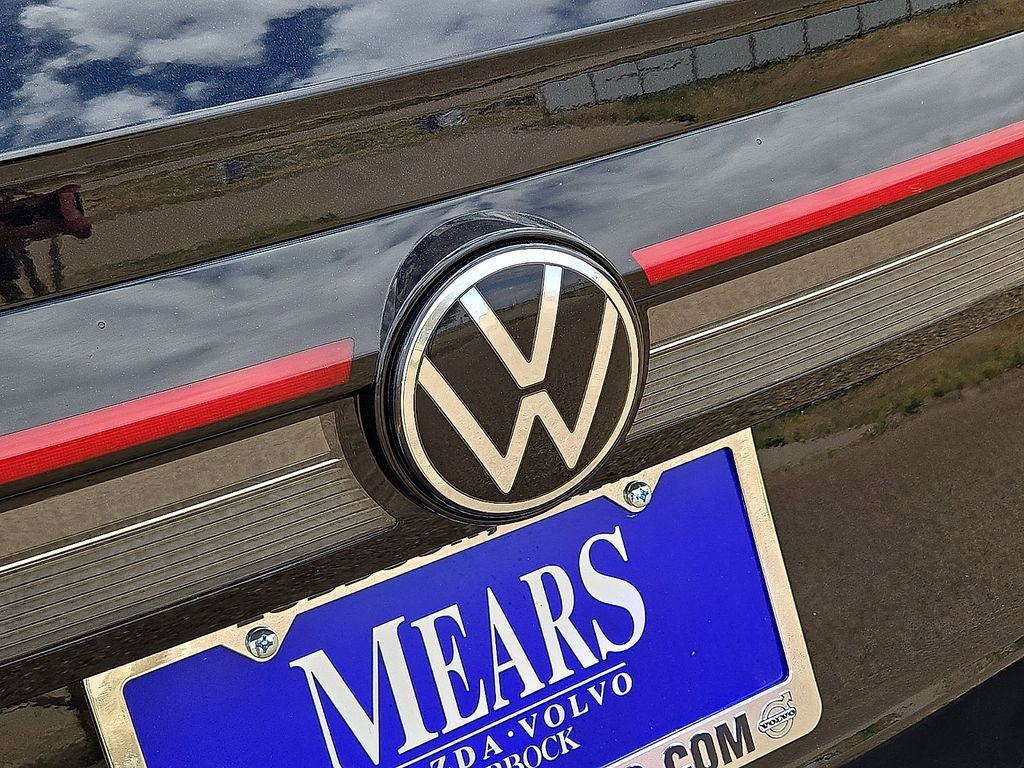 Used 2026 Volkswagen Taos SE FWD image 12