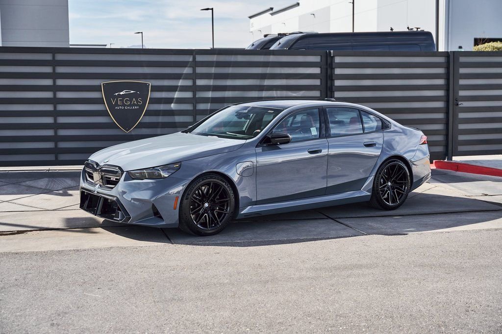 Used 2026 BMW M5 w/ Executive Package image 5