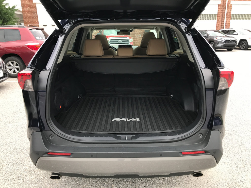 Used 2020 Toyota RAV4 Limited AWD/4WD image 29