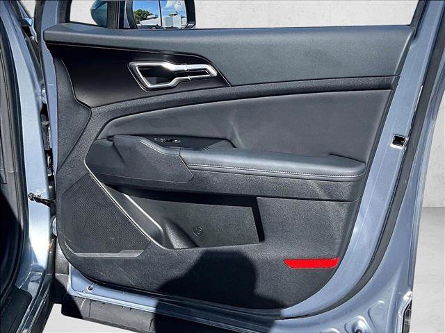 Used 2025 Kia Sportage EX FWD image 19