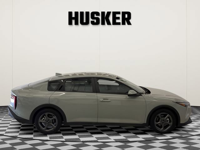 Used 2025 Kia K4 FWD image 2