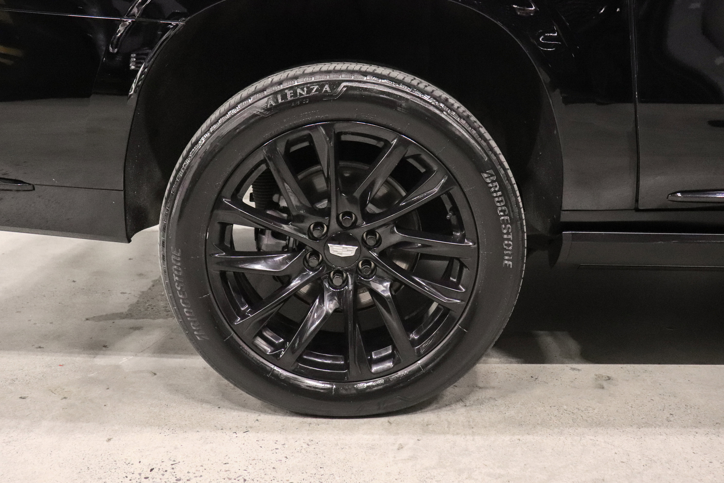 Used 2023 Cadillac Escalade ESV Sport Platinum w/ LPO, ONYX Package image 9