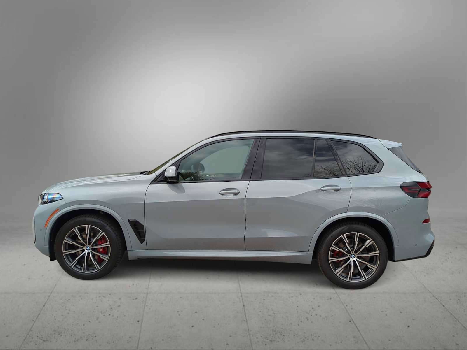 New 2026 BMW X5 xDrive40i w/ M Sport Package image 5