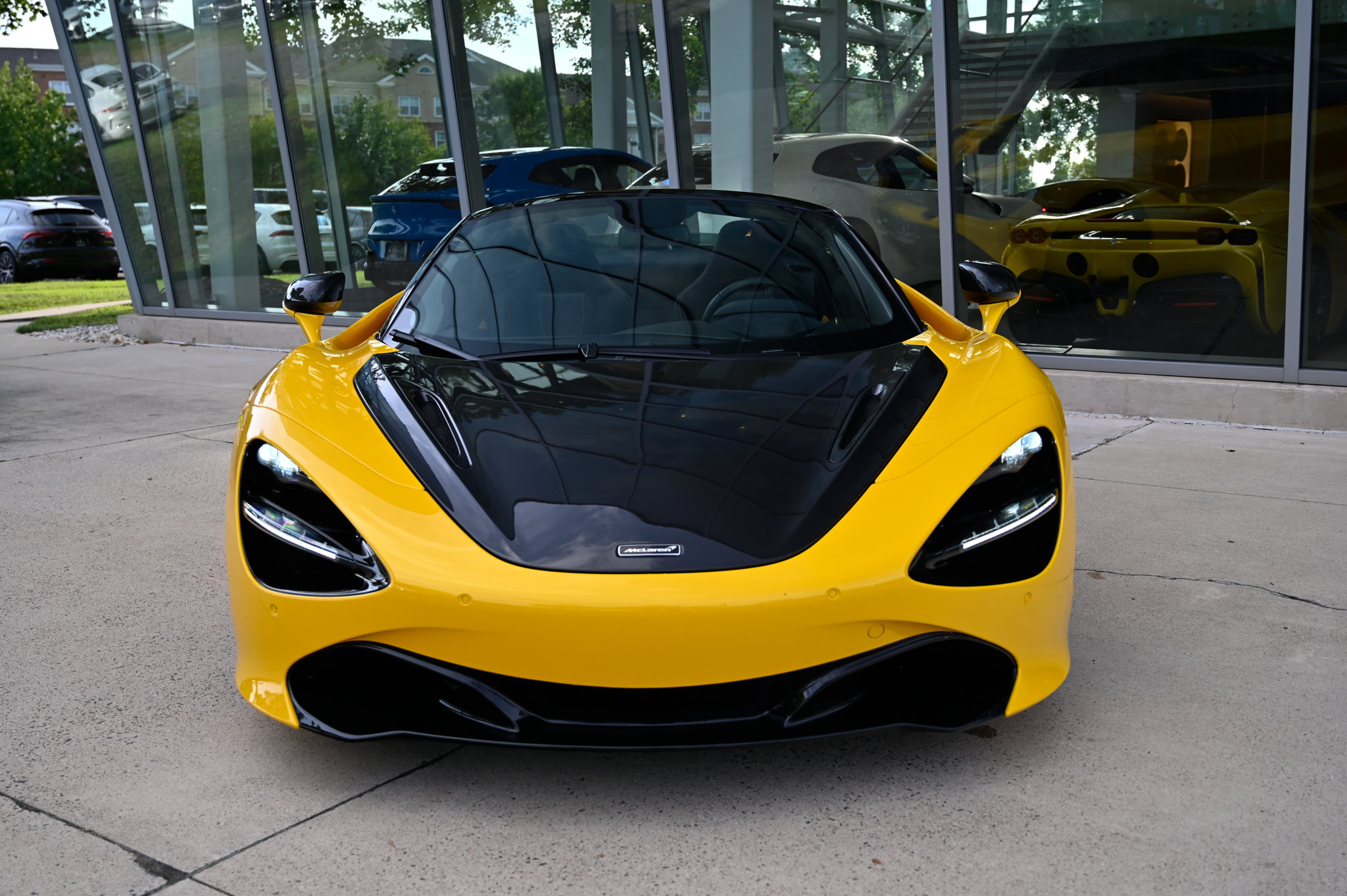 Used 2020 McLaren 720S Performance RWD image 22