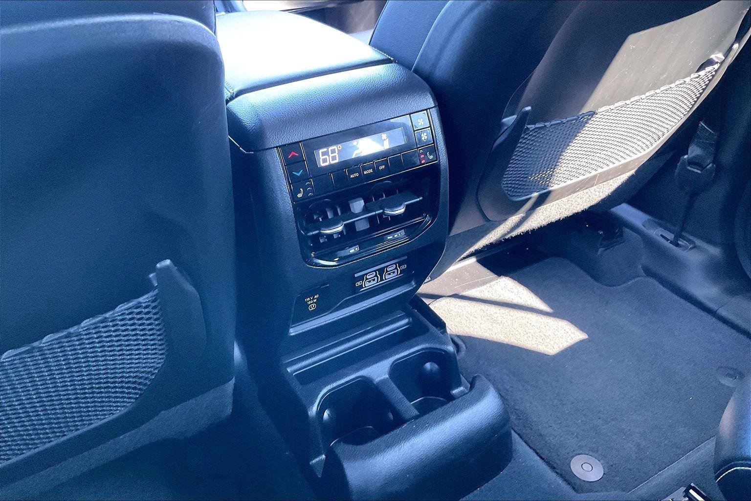 Used 2023 Jeep Grand Cherokee L Limited AWD/4WD image 32