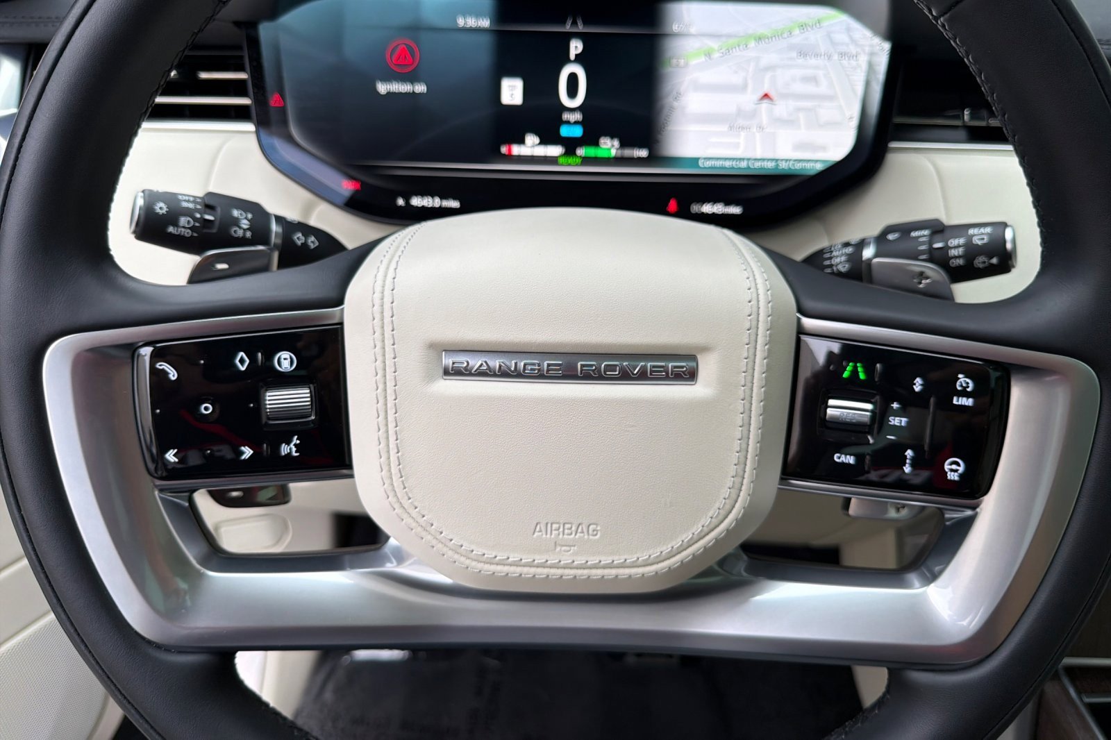 Used 2025 Land Rover Range Rover SE AWD/4WD image 22