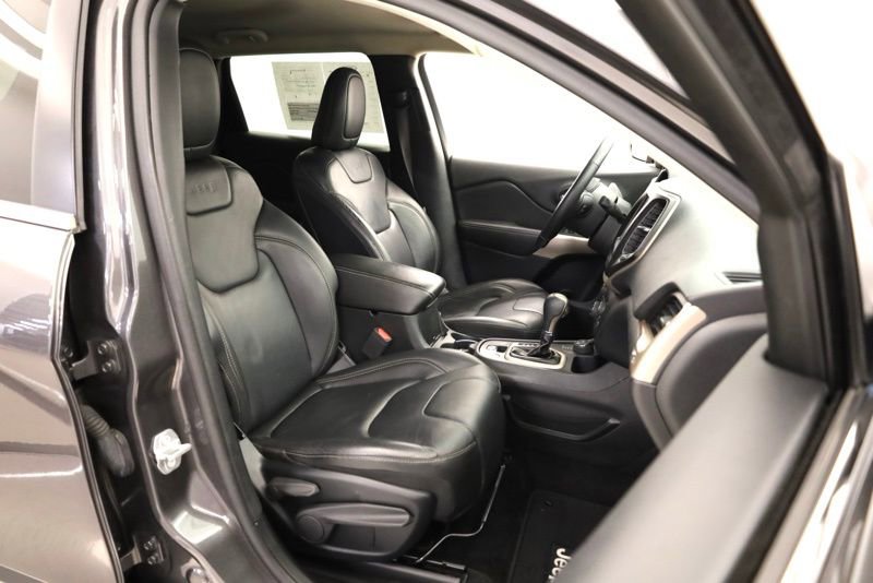 Used 2018 Jeep Cherokee Limited image 29