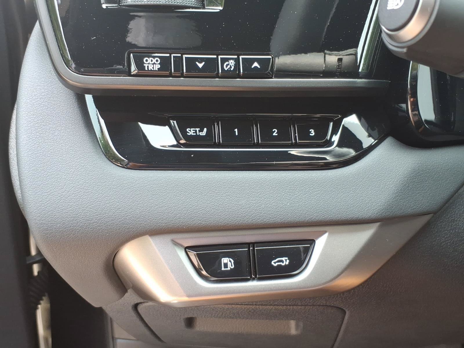 Used 2024 Lexus RX 350 Premium w/ Cold Area Package AWD/4WD image 18