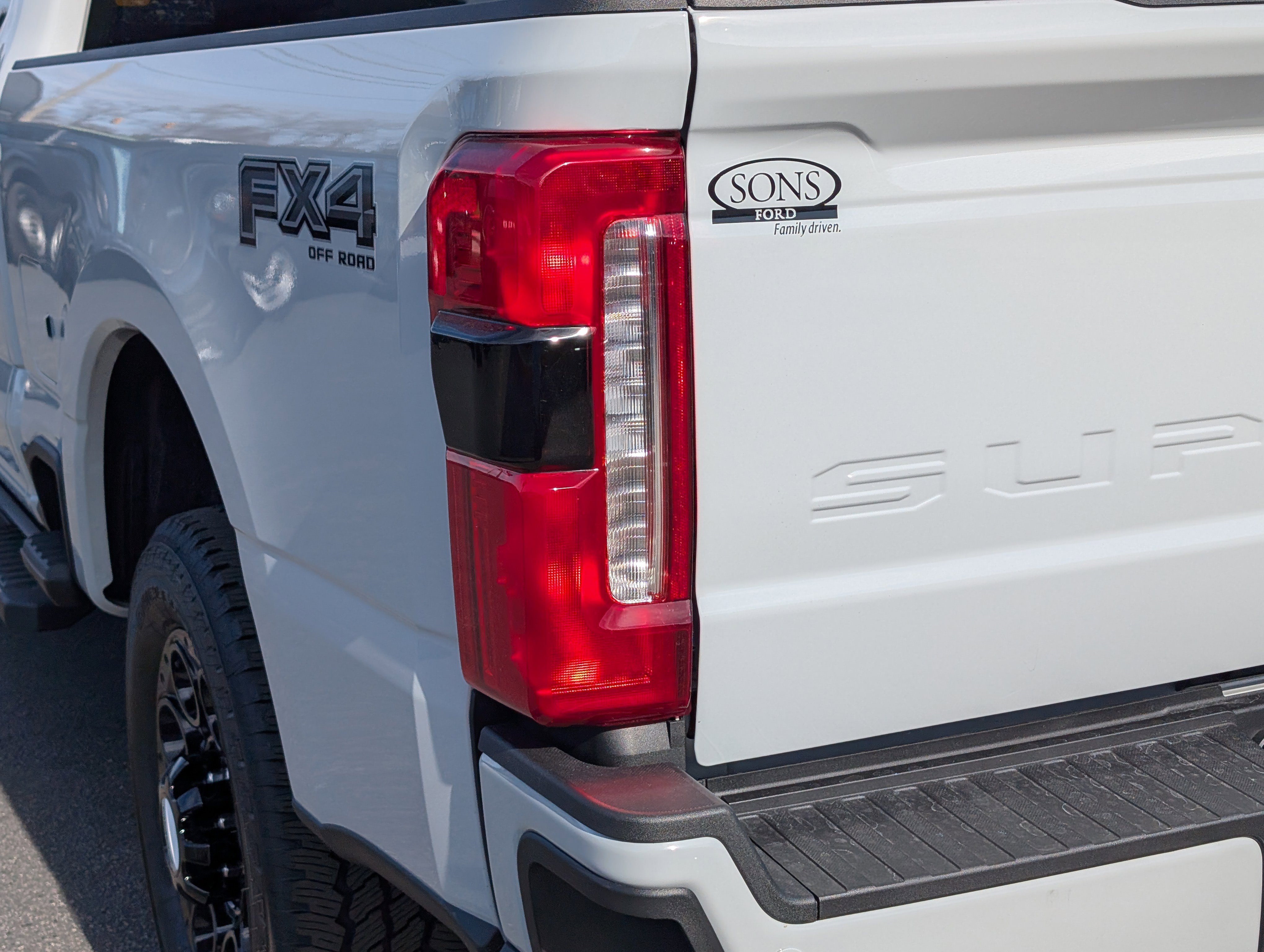 New 2026 Ford F250 Lariat w/ Black Appearance Package image 13