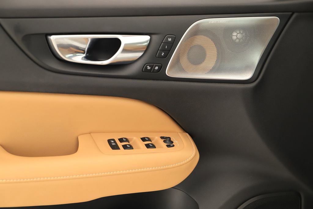 Used 2020 Volvo S60 T6 Inscription image 22