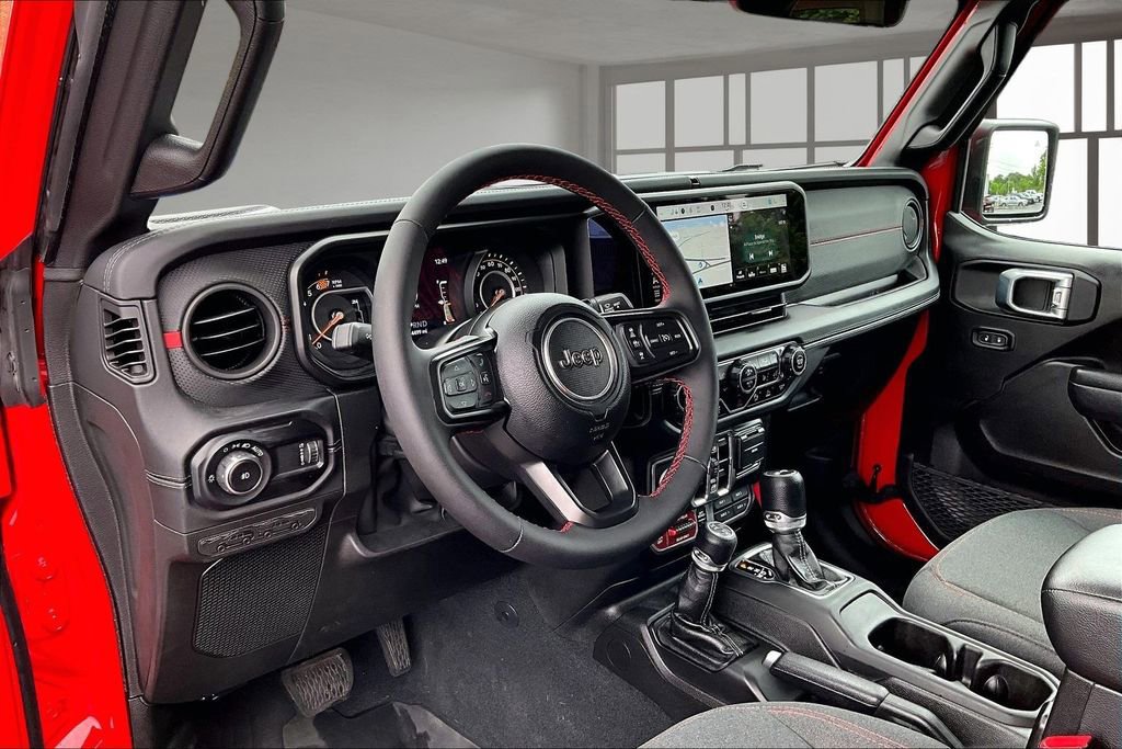 Used 2024 Jeep Wrangler Unlimited Rubicon w/ Technology Group AWD/4WD image 14