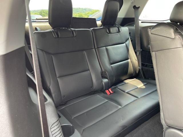 Used 2024 Ford Explorer XLT w/ Equipment Group 202A AWD/4WD image 34