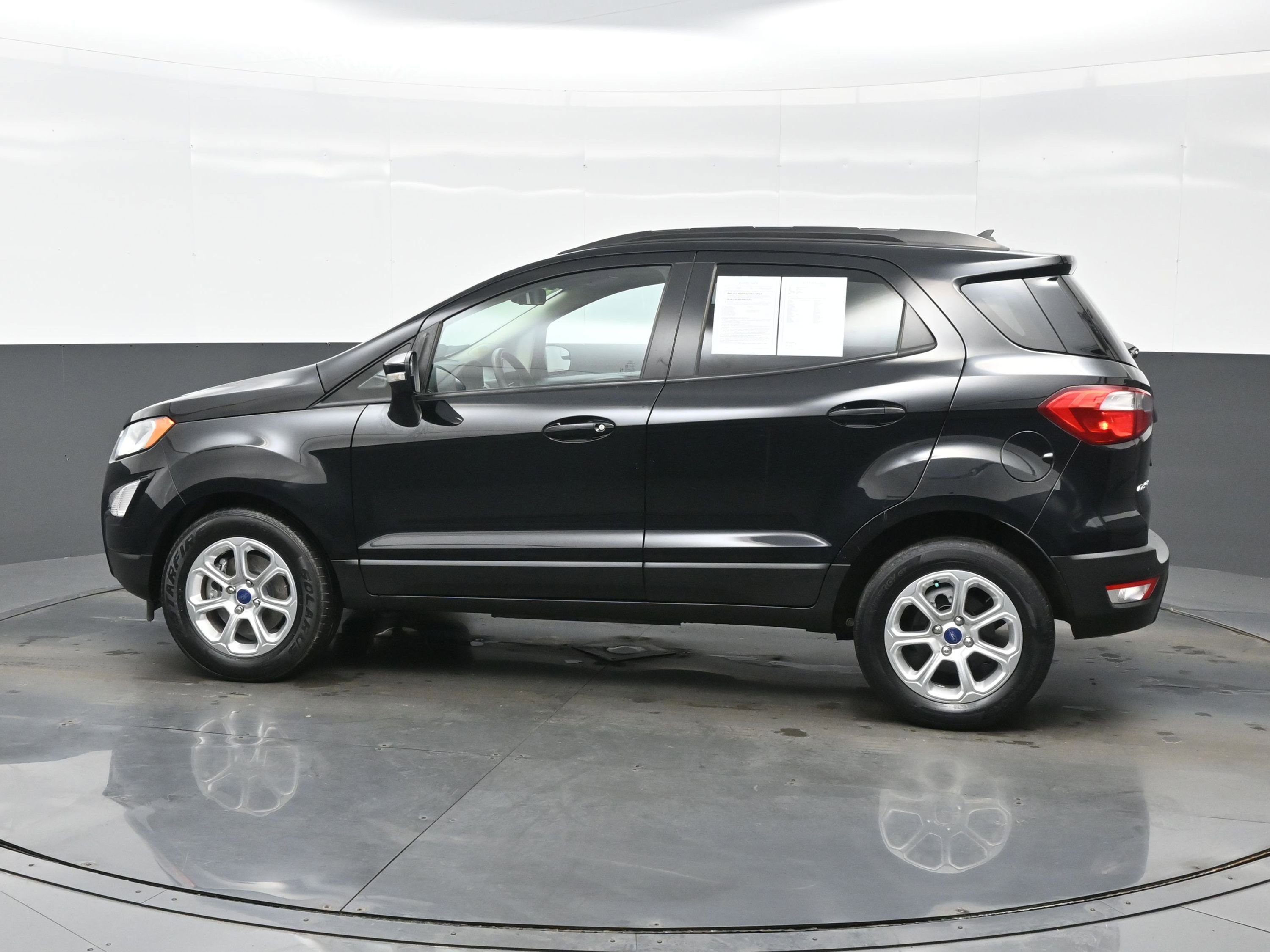 Used 2021 Ford EcoSport SE image 3
