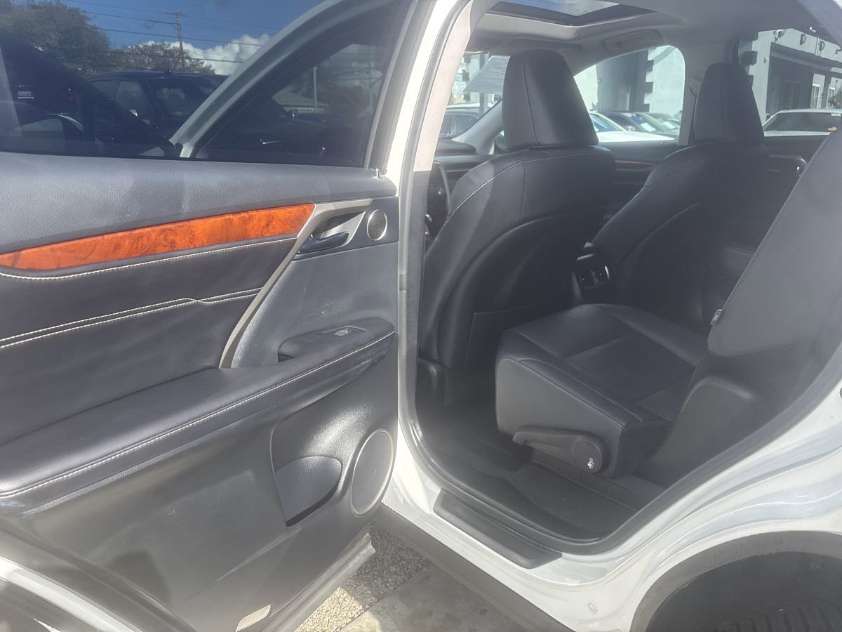 Used 2018 Lexus RX 450hL Premium image 29