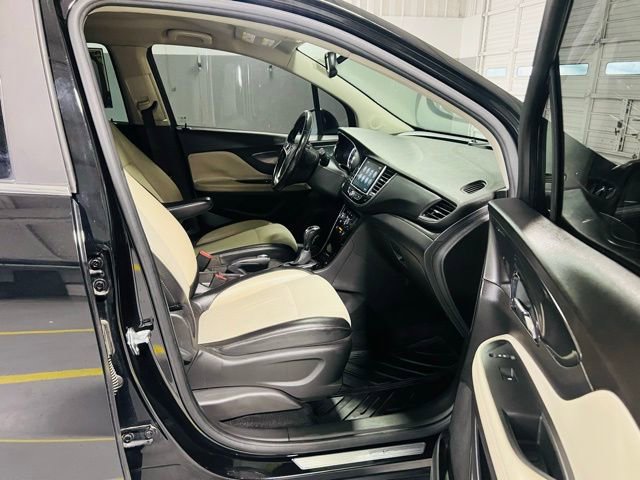 Used 2019 Buick Encore Sport Touring FWD image 32