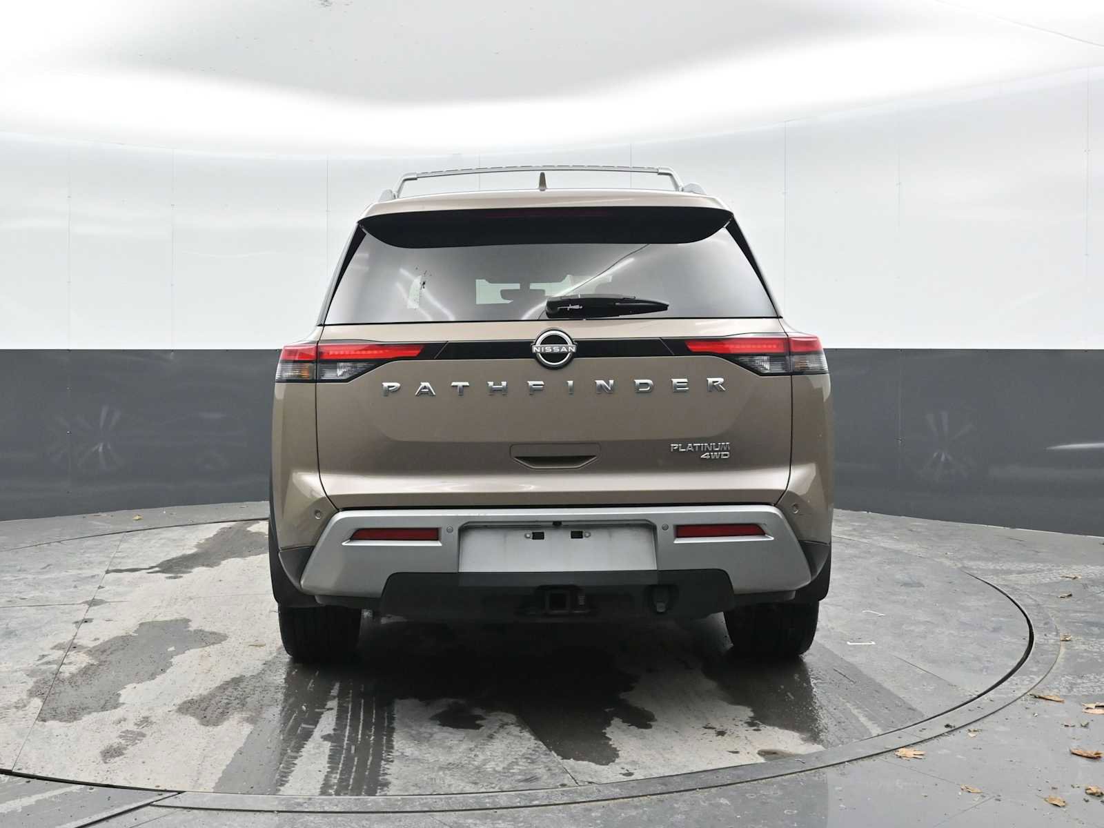 Used 2023 Nissan Pathfinder Platinum w/ Cargo Package image 10