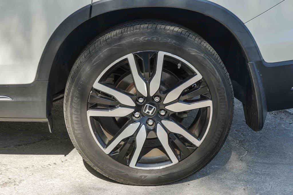Used 2019 Honda Pilot Touring image 11