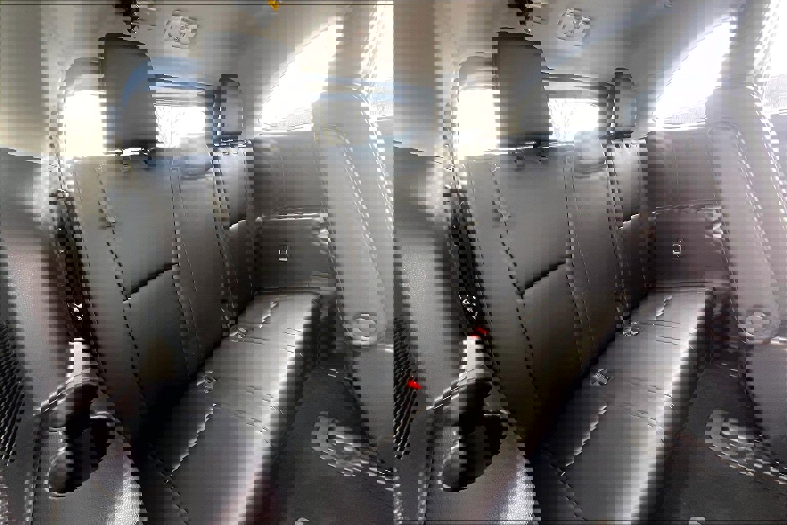 Used 2025 Toyota Highlander XLE image 33