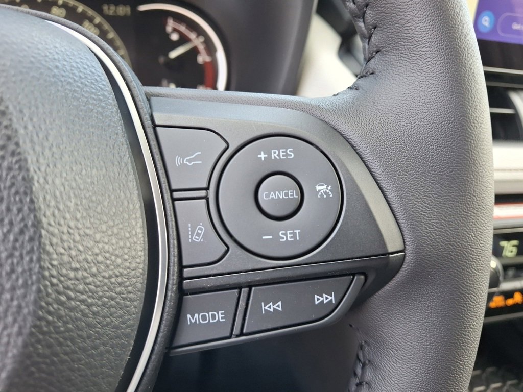 Used 2025 Toyota RAV4 XLE image 23