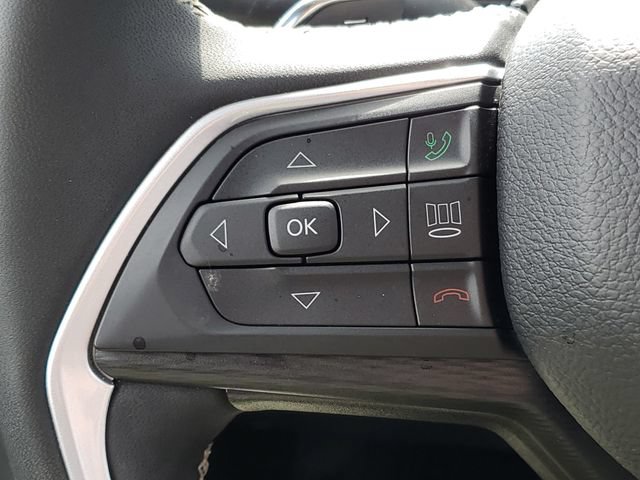 Used 2023 Jeep Grand Cherokee Laredo w/ Luxury Tech Group I AWD/4WD image 11