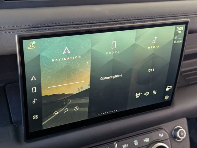 Used 2023 Land Rover Defender 110 image 26