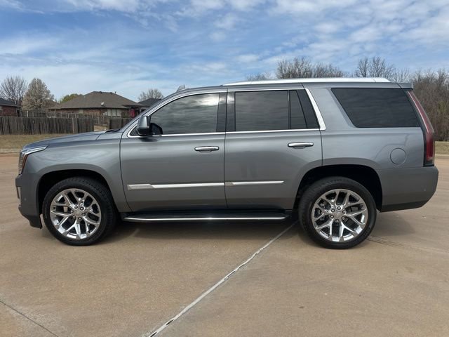 Used 2020 Cadillac Escalade Luxury image 2