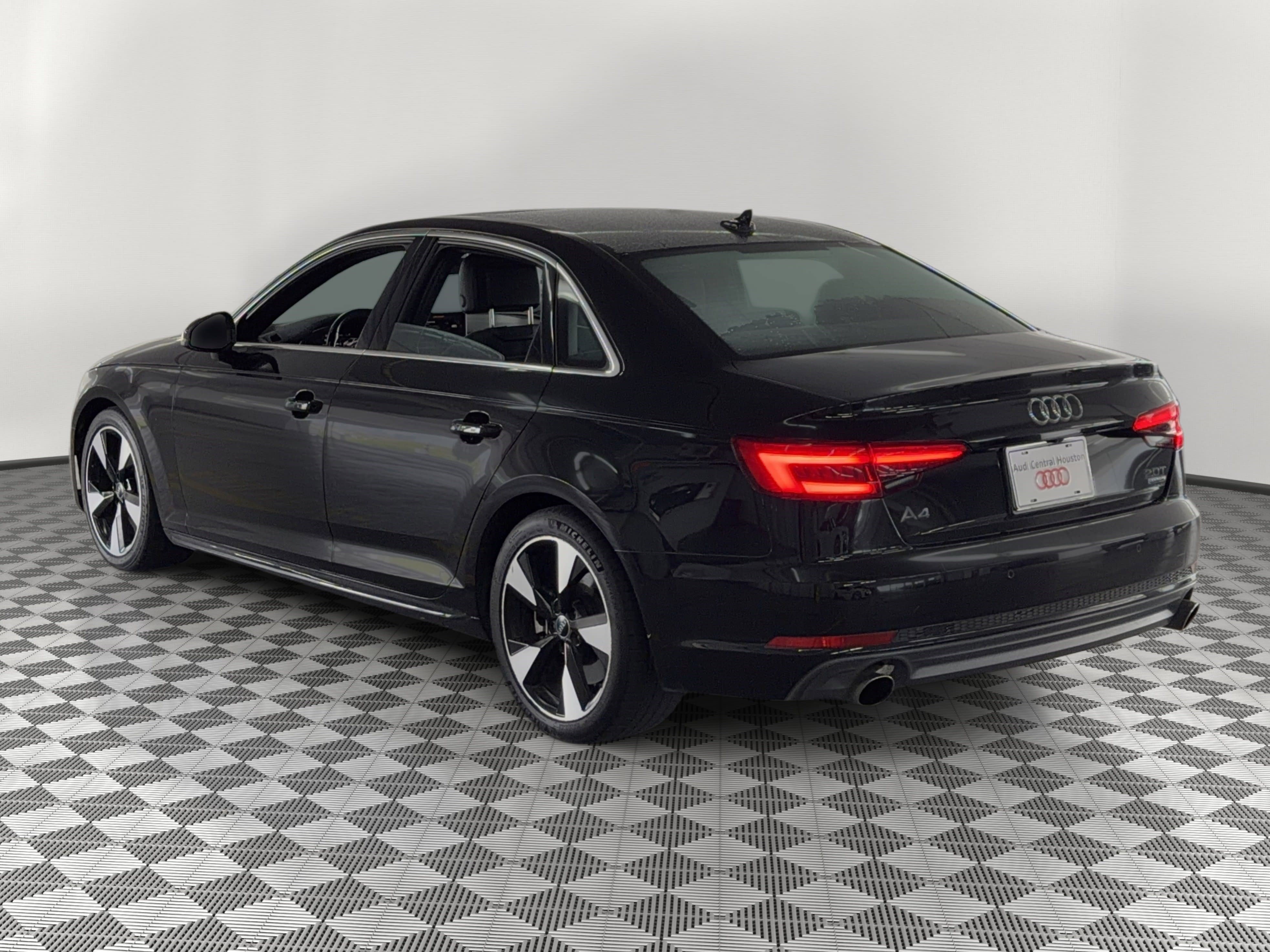 Used 2017 Audi A4 2.0T Premium Plus w/ Premium Plus Package image 3
