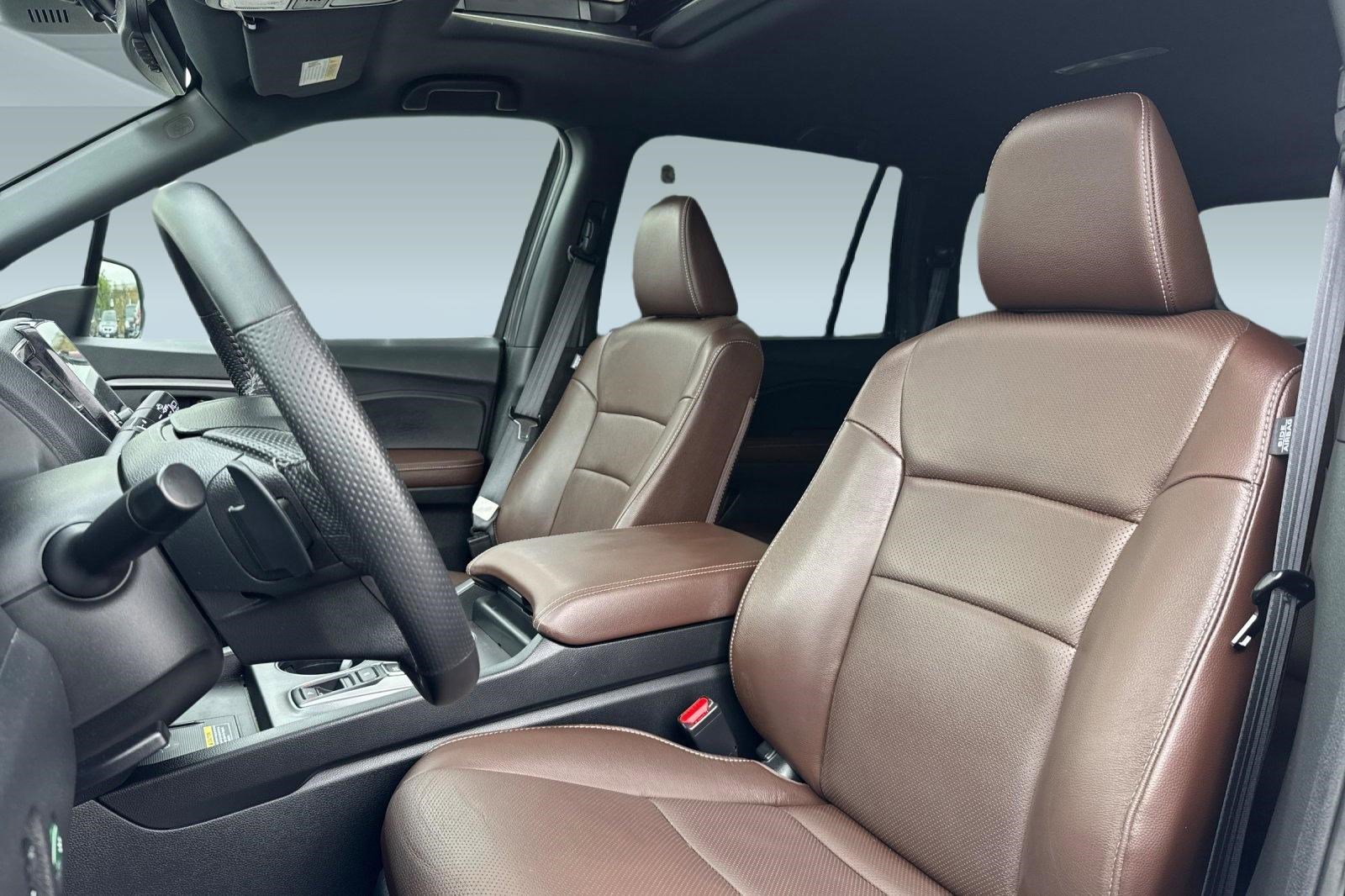 Certified 2025 Honda Passport EX-L image 22