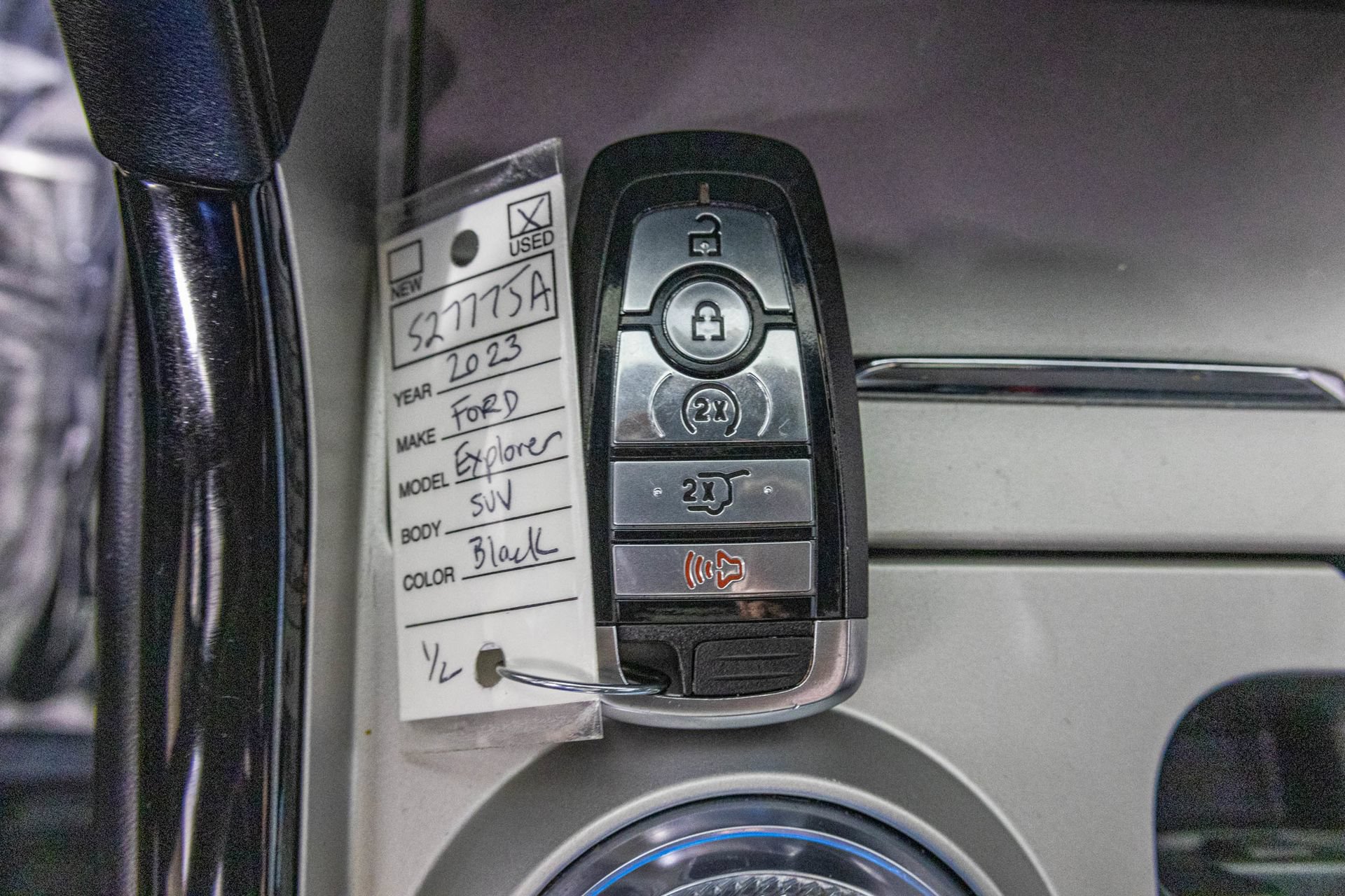 Used 2023 Ford Explorer ST-Line AWD/4WD image 32