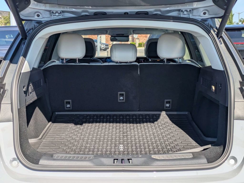 New 2026 Lincoln Nautilus Reserve AWD/4WD image 13