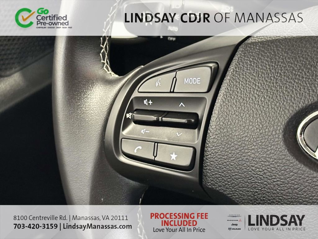 Used 2023 Hyundai Venue Limited image 32