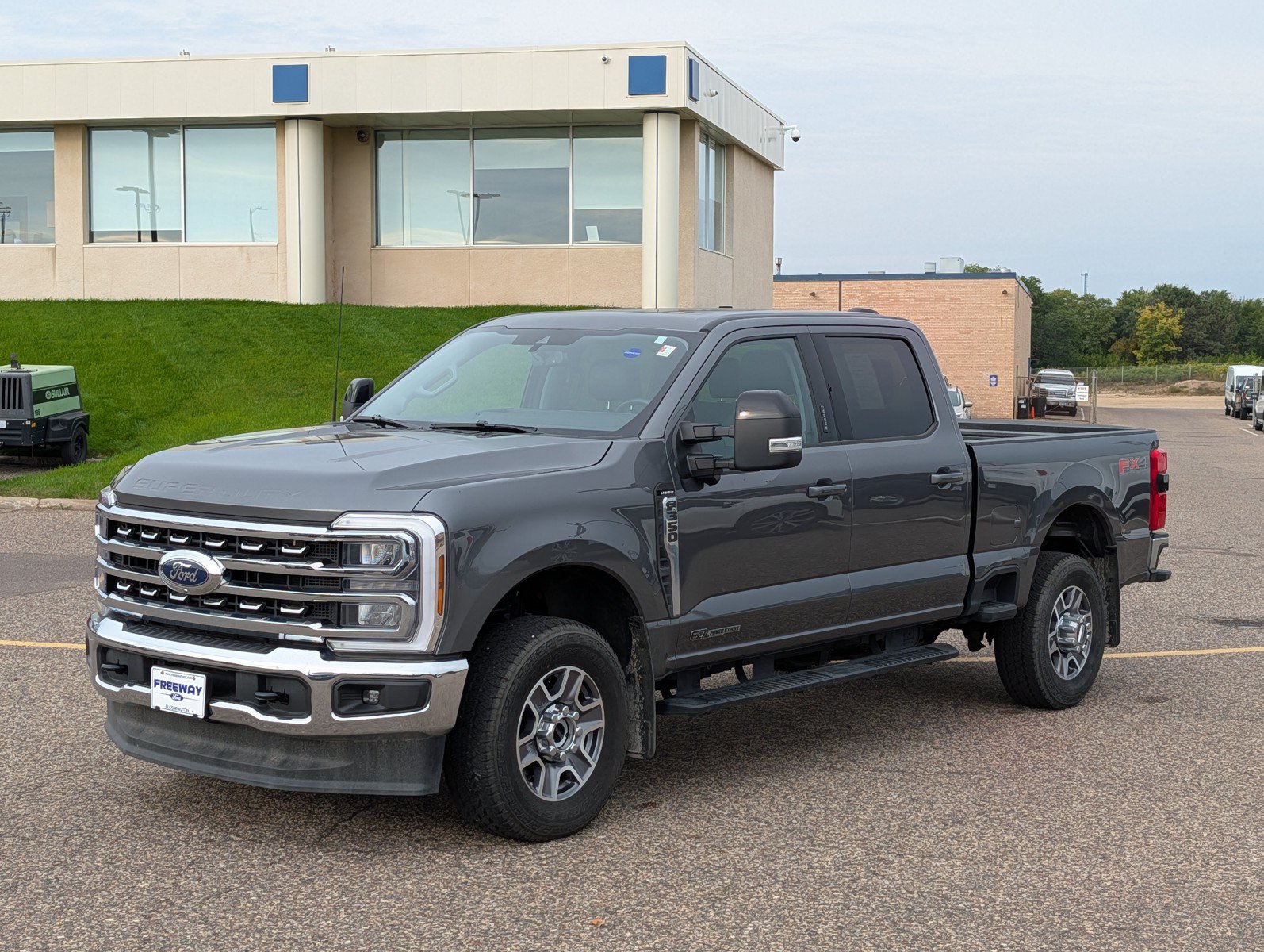 Used 2026 Ford F350 Lariat AWD/4WD image 1