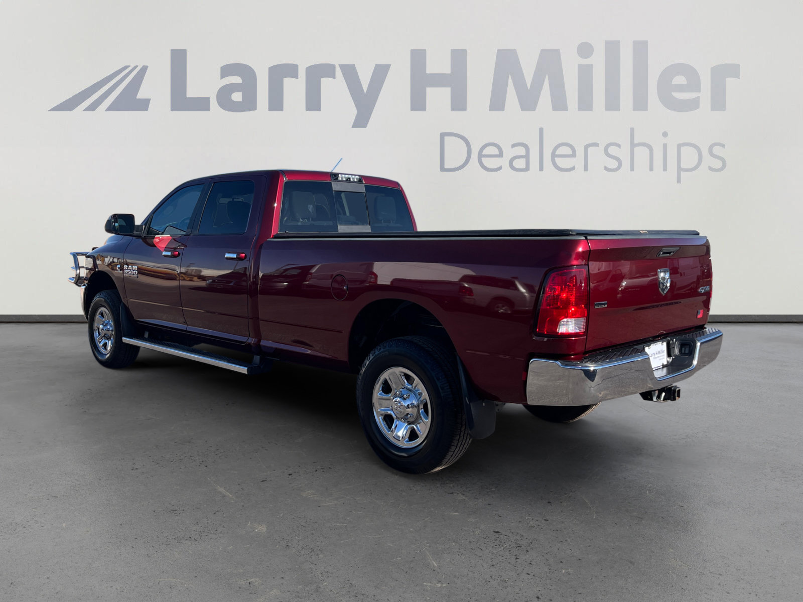 Used 2017 RAM 3500 SLT AWD/4WD image 3