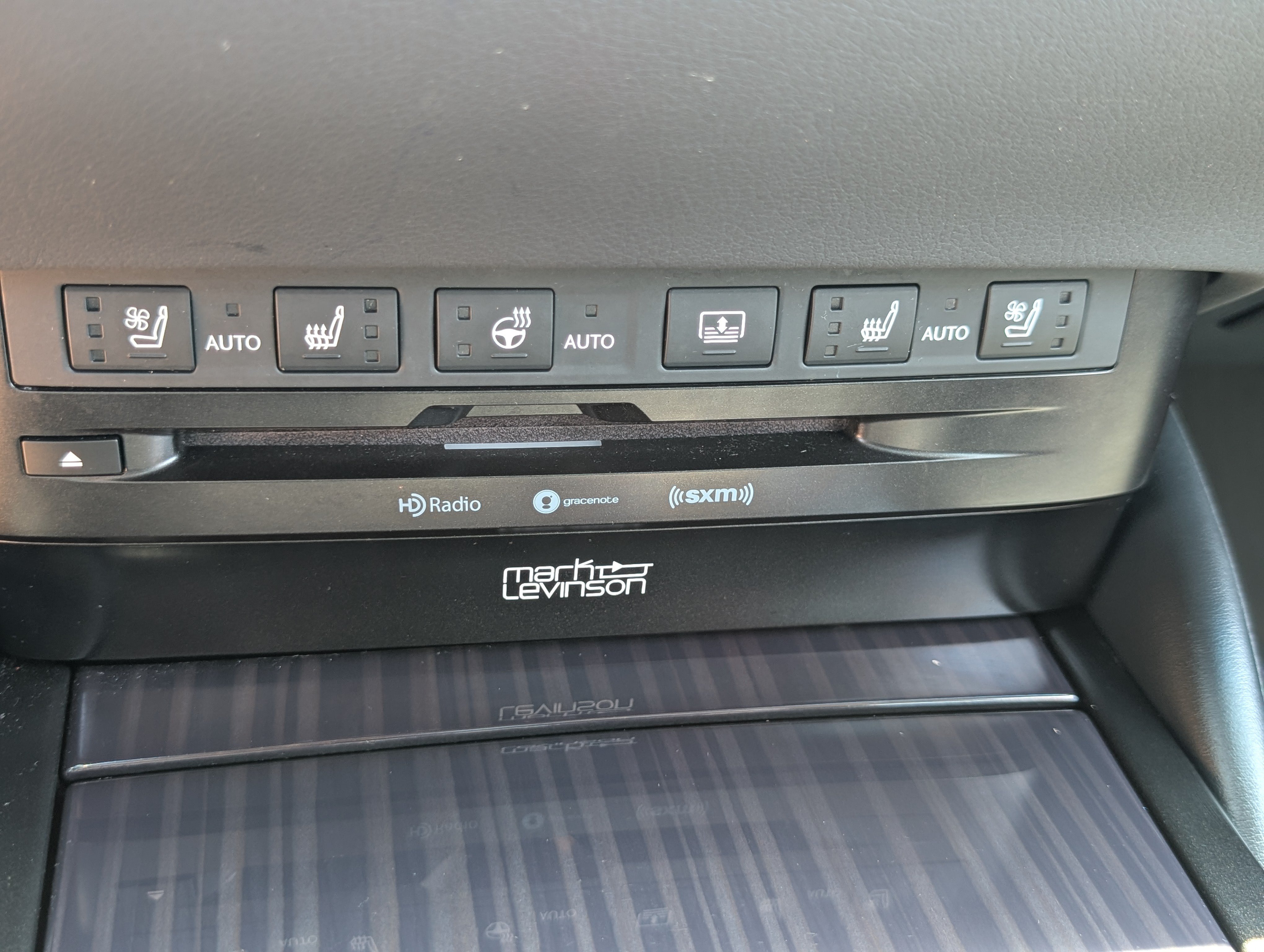 Certified 2021 Lexus ES 300h w/ Accessory Package FWD image 28