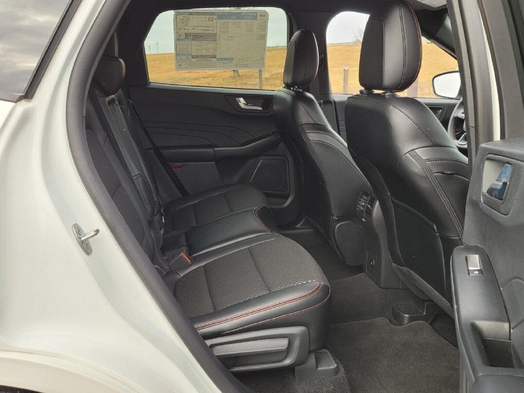 Used 2024 Ford Escape ST-Line w/ Equipment Group 301A FWD image 15