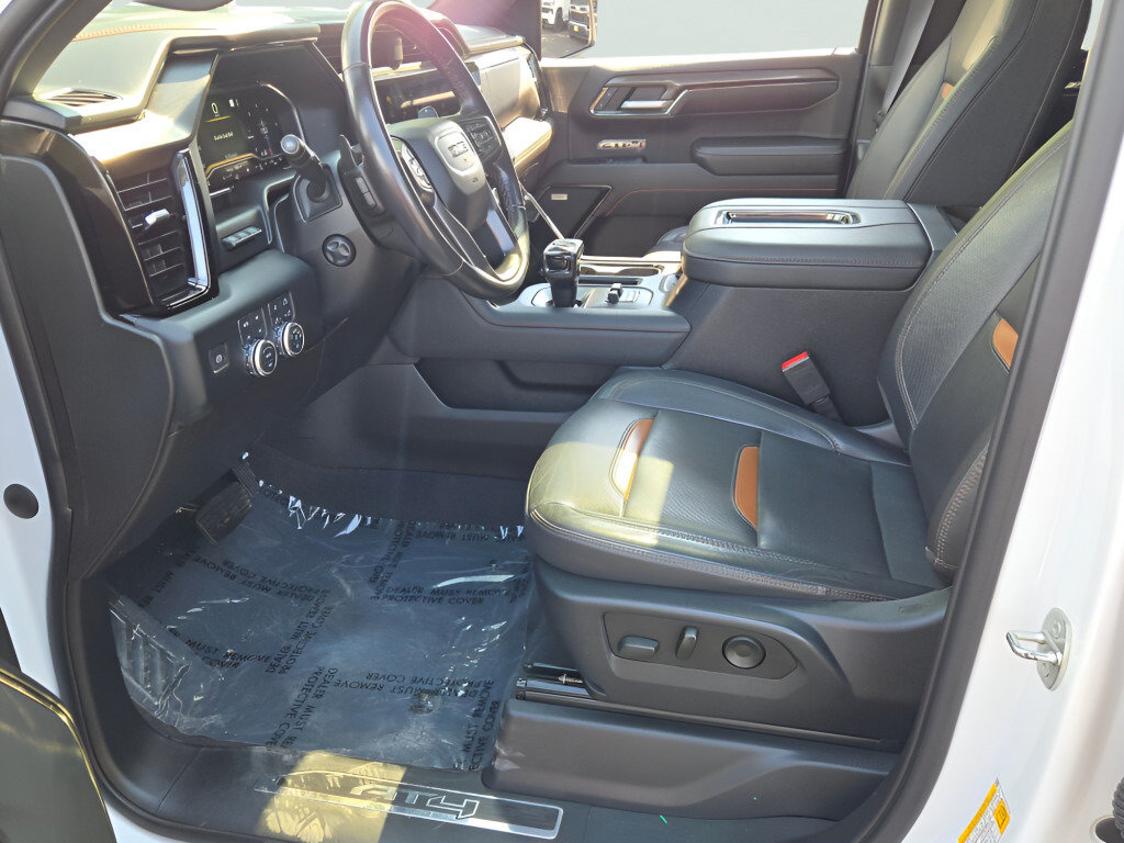 Used 2022 GMC Sierra 1500 AT4 w/ Technology Package AWD/4WD image 28