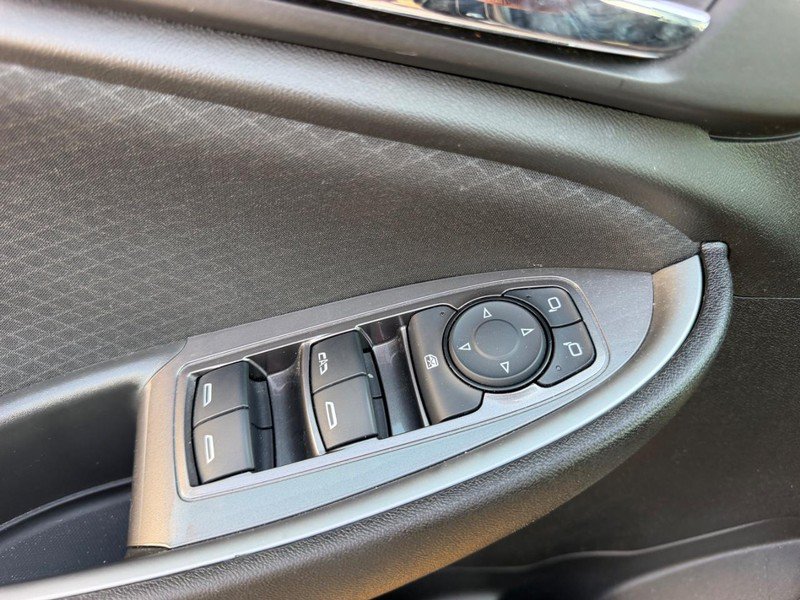 Used 2025 Chevrolet Malibu LT FWD image 17