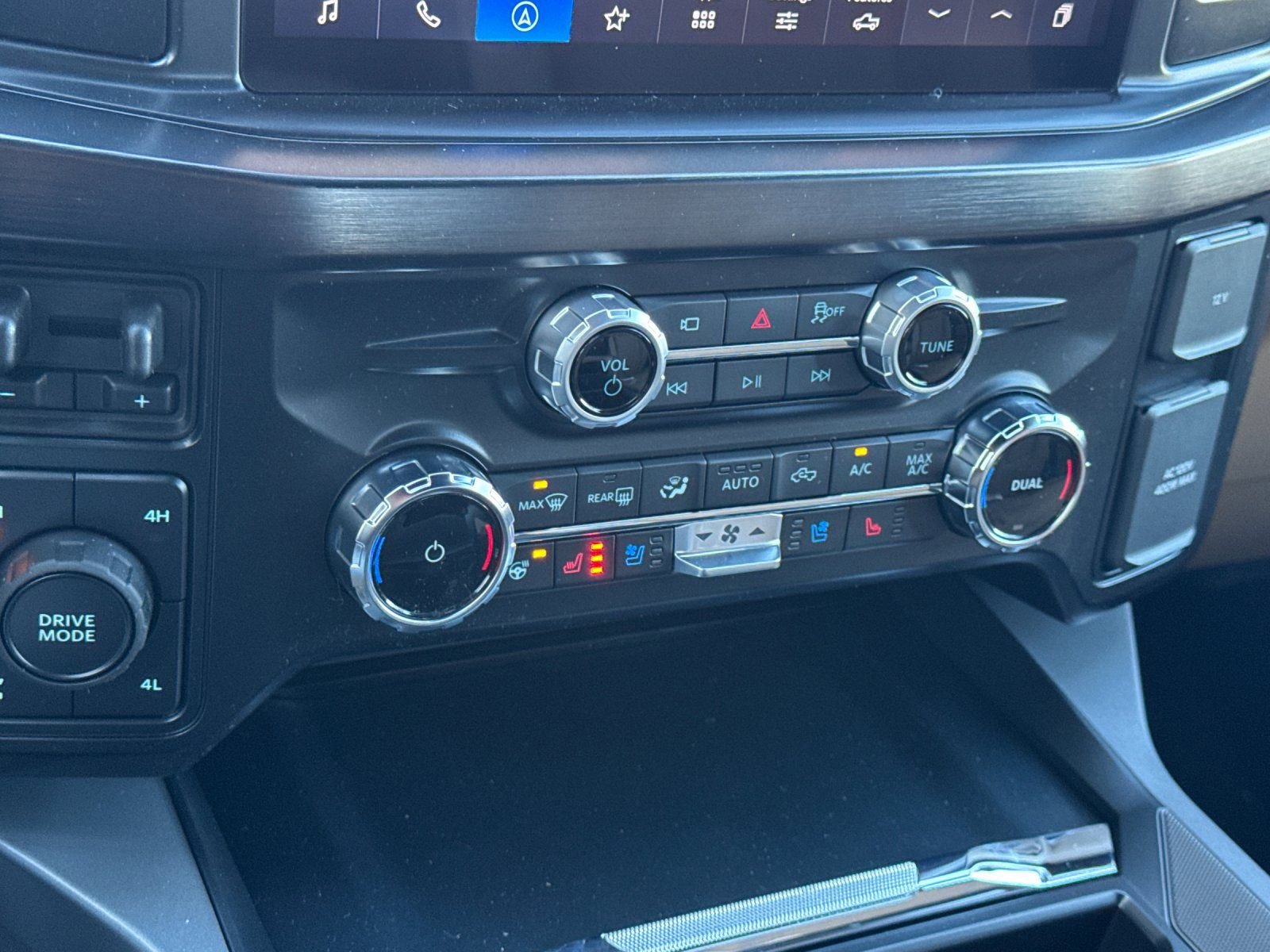 New 2026 Ford F250 Lariat w/ Chrome Package image 23