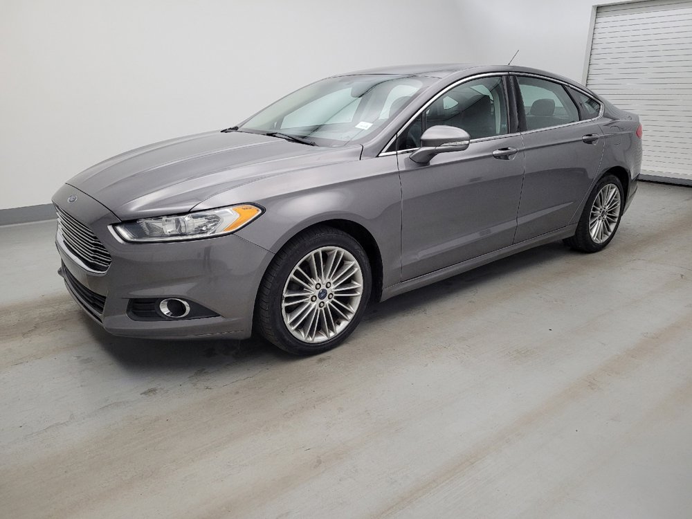 Used 2014 Ford Fusion SE w/ Equipment Group 202A FWD image 2