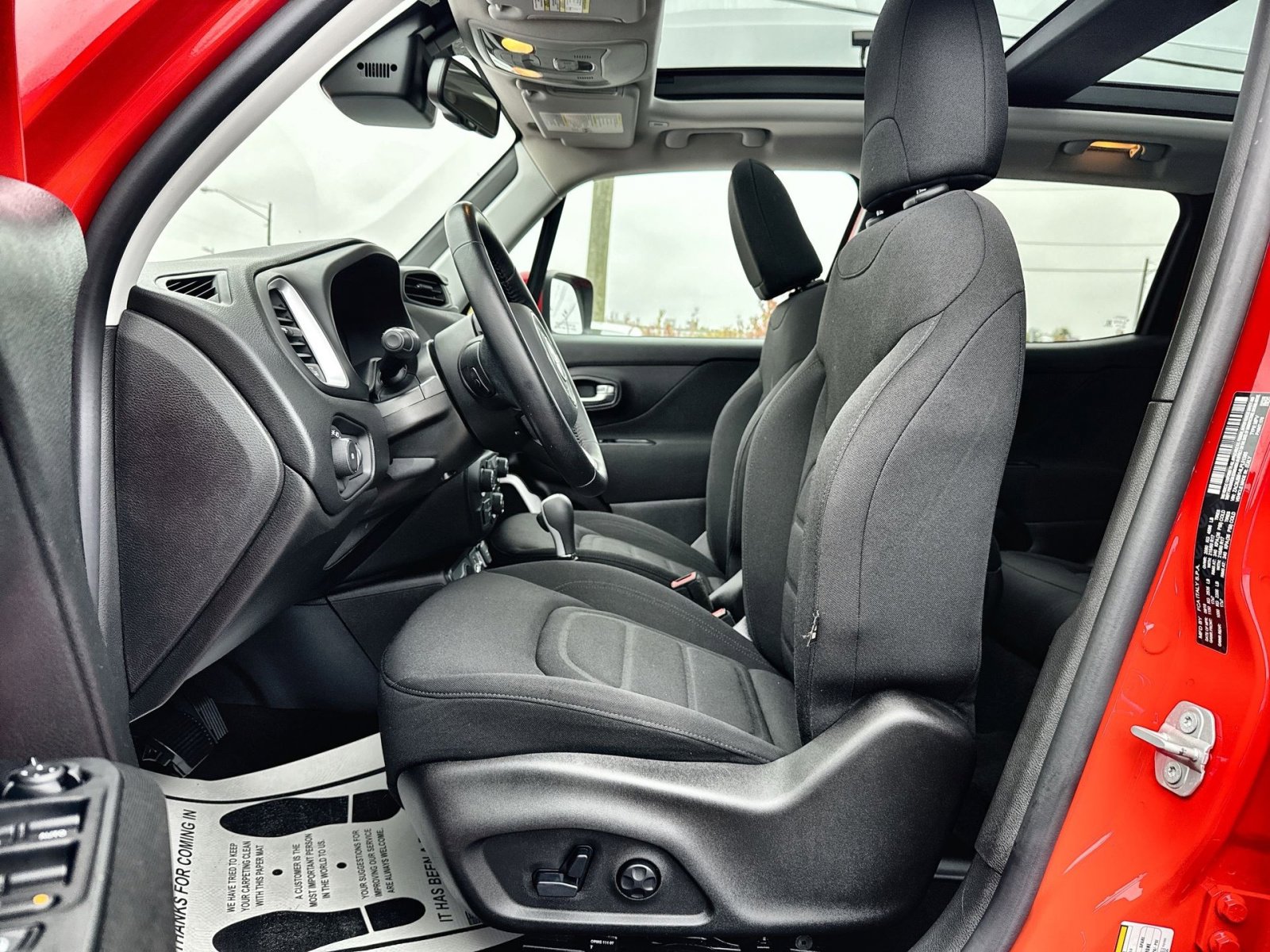 Used 2020 Jeep Renegade Latitude w/ Cold Weather Group image 13