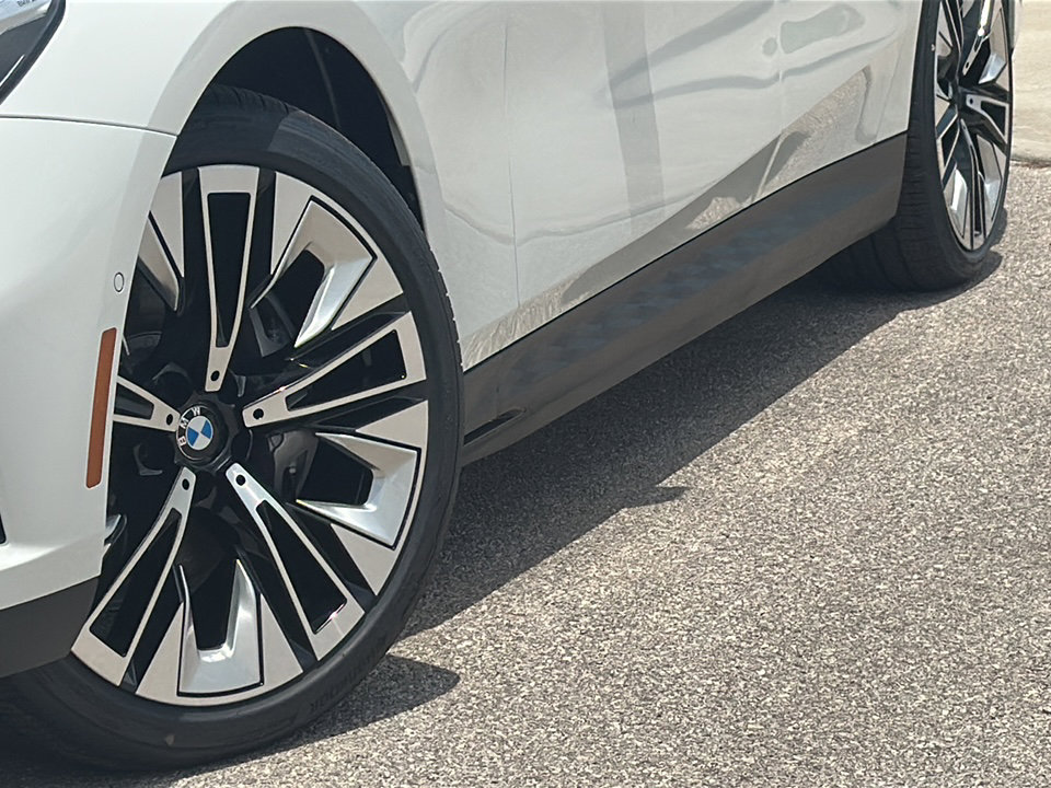 New 2026 BMW i5 eDrive40 image 3