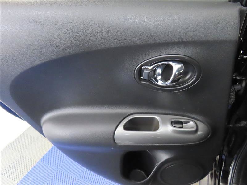 Used 2016 Nissan Juke SL FWD image 31