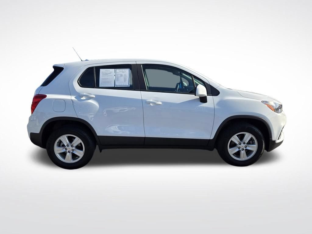 Used 2020 Chevrolet Trax LS AWD/4WD image 2