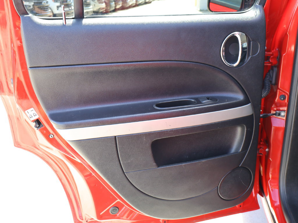 Used 2009 Chevrolet HHR LS FWD image 19