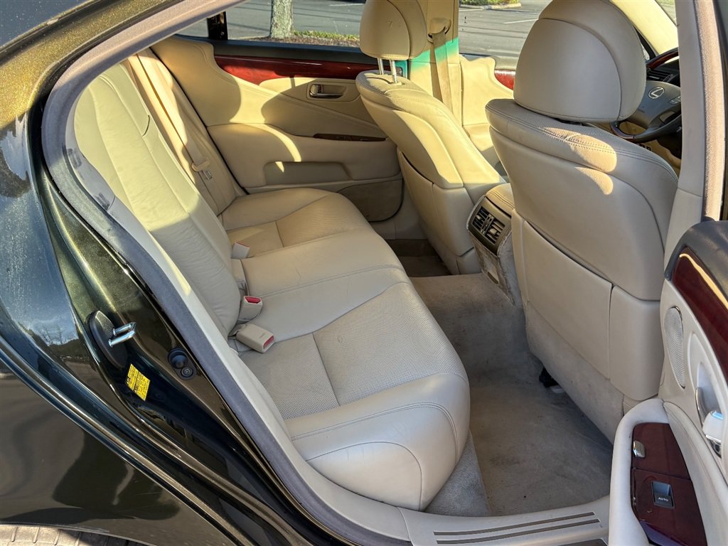 Used 2011 Lexus LS 460 w/ Comfort Pkg RWD image 13