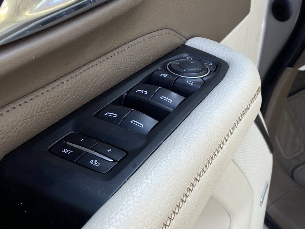 Used 2021 GMC Yukon Denali w/ Advanced Technology Package image 11