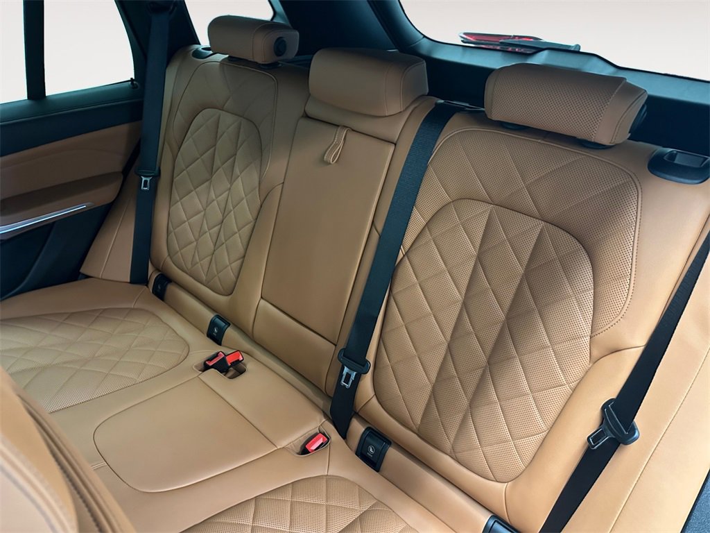 Used 2023 BMW X5 xDrive40i w/ Premium Package image 12
