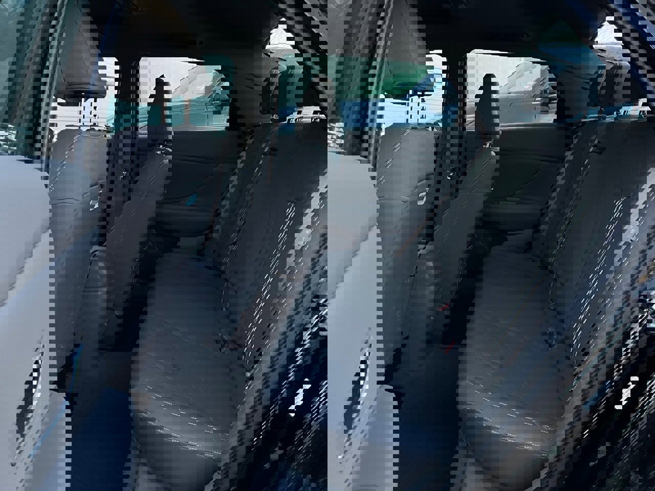 Used 2025 Hyundai Elantra SEL image 11